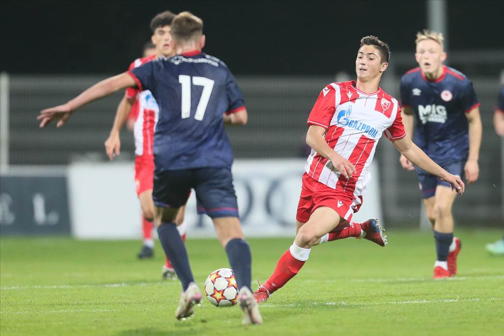 Crvena zvezda pobedila u Ligi šampiona Leković odličan traži ga i Real