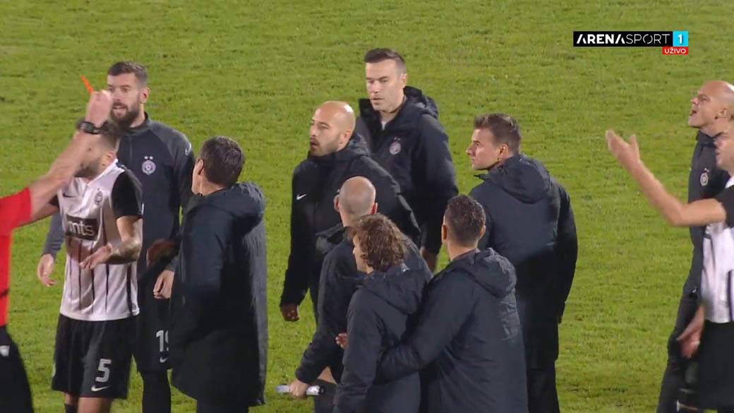 crveni karton Stanojević 8