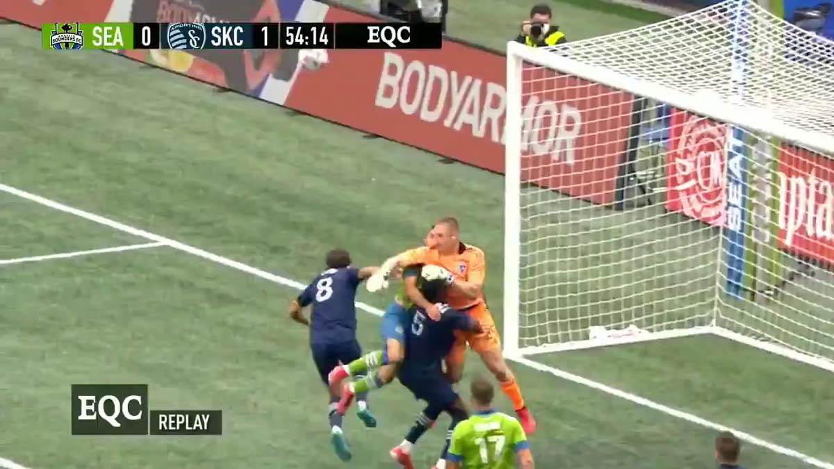 Golman ruši Igraca (1)