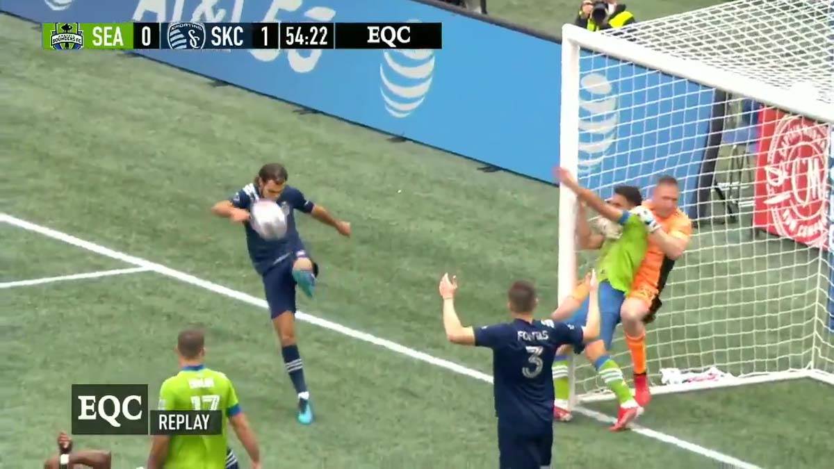 Golman ruši Igraca (12)