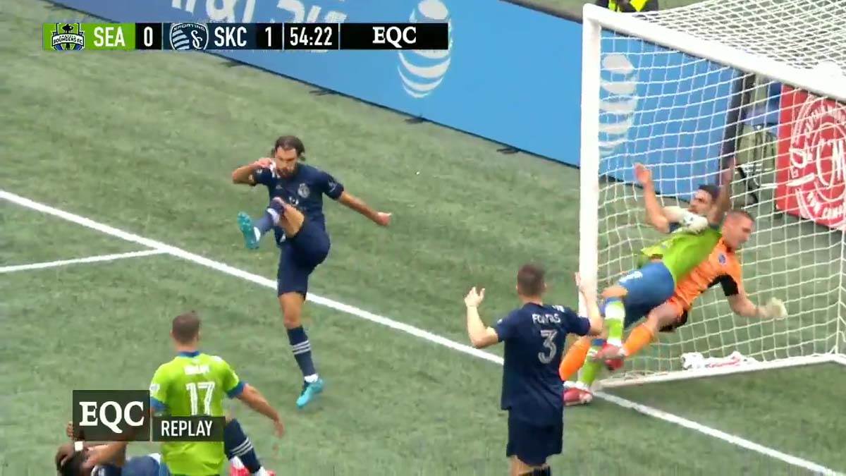 Golman ruši Igraca (14)