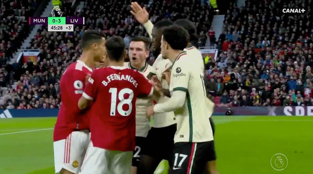 Ronaldo tukao igrača Liverpula Ferguson besan zbog Junajteda