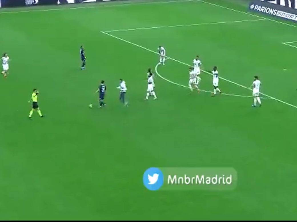 navijač uleteo na teren zbog mesija 4