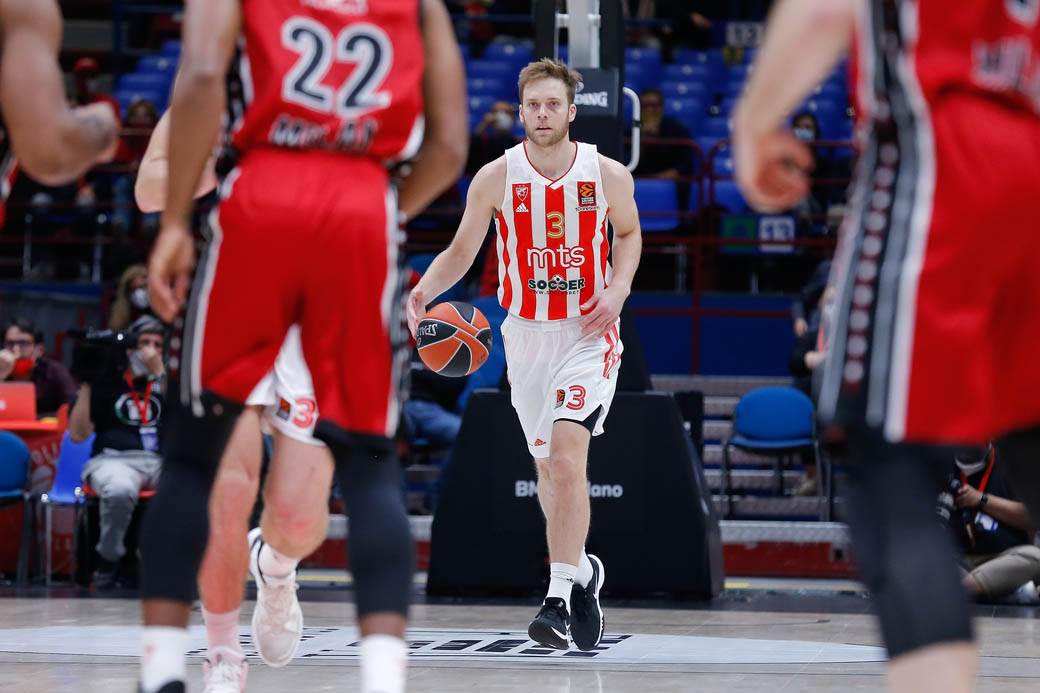 crvena zvezda armani 9