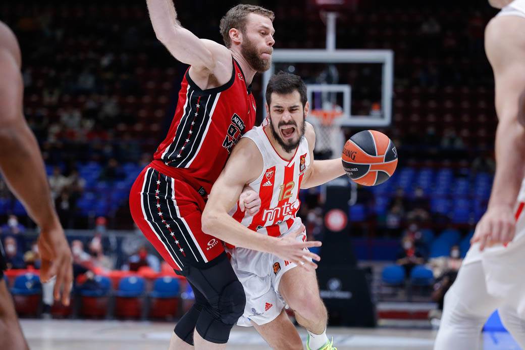 crvena zvezda armani 12