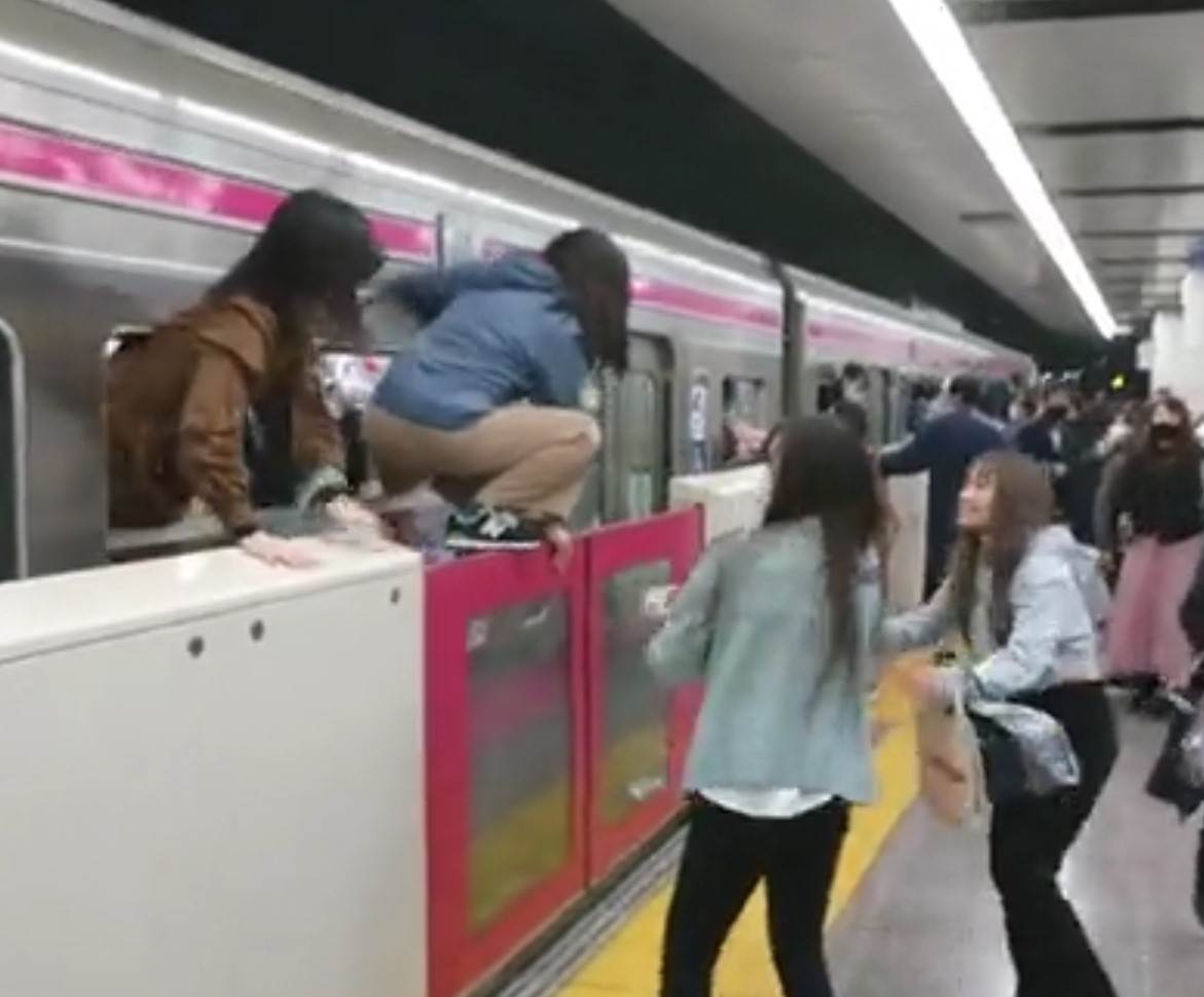 Tokijo nered u metrou 2