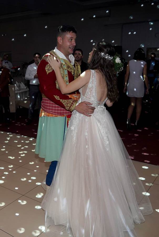 Oženio se rijaliti učesnik Vuk Đuričić peva mu Era Ojdanić