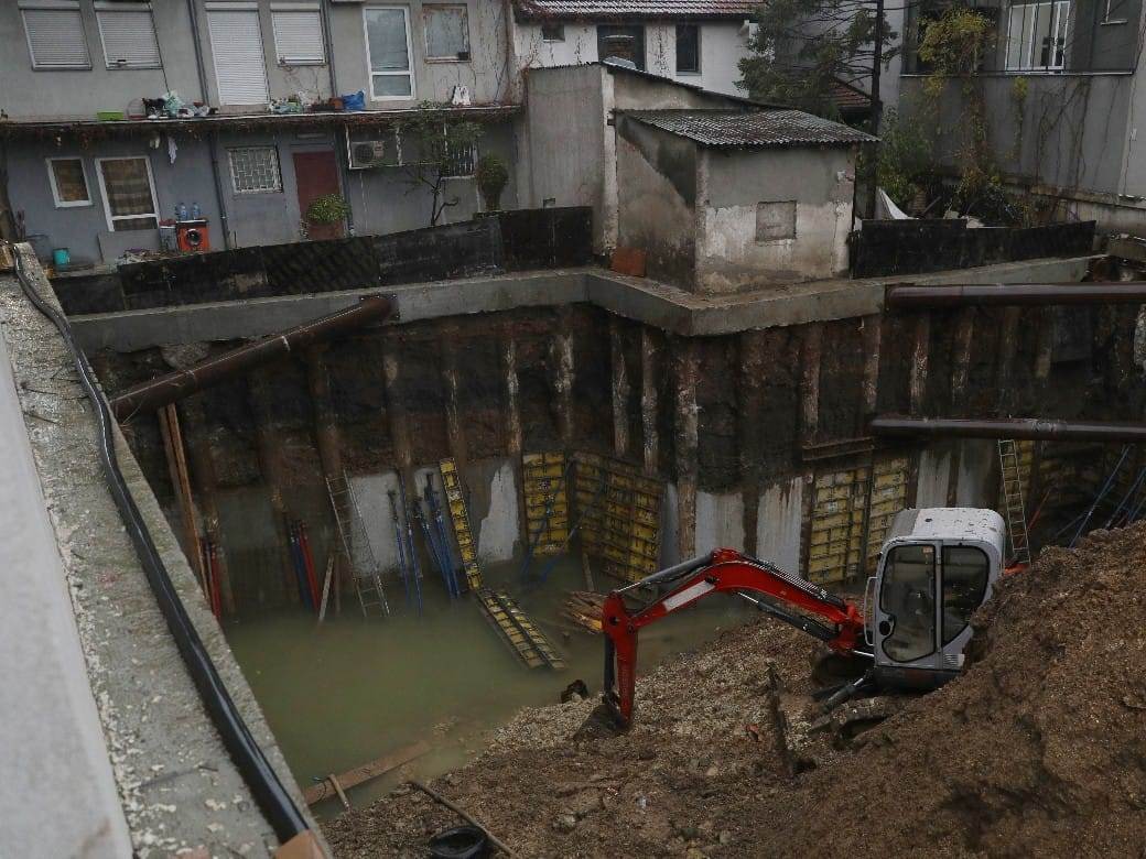 Urušeno gradilište na Južnom Bulevaru (3).jpeg