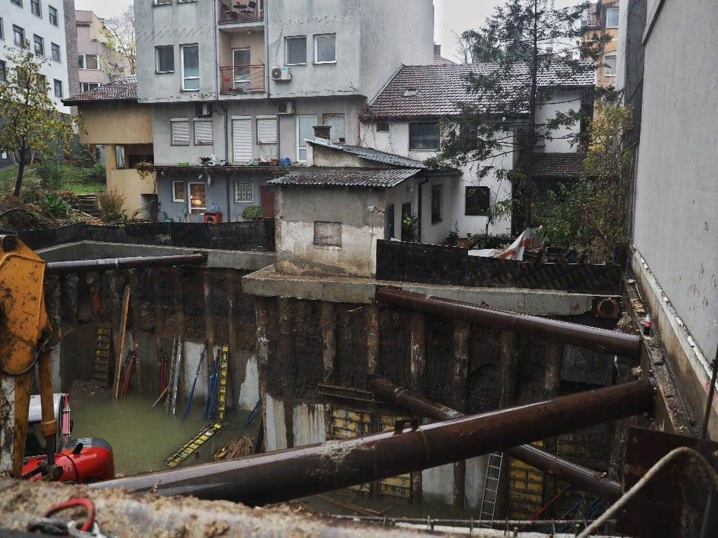 Urušeno gradilište na Južnom Bulevaru (10).jpeg