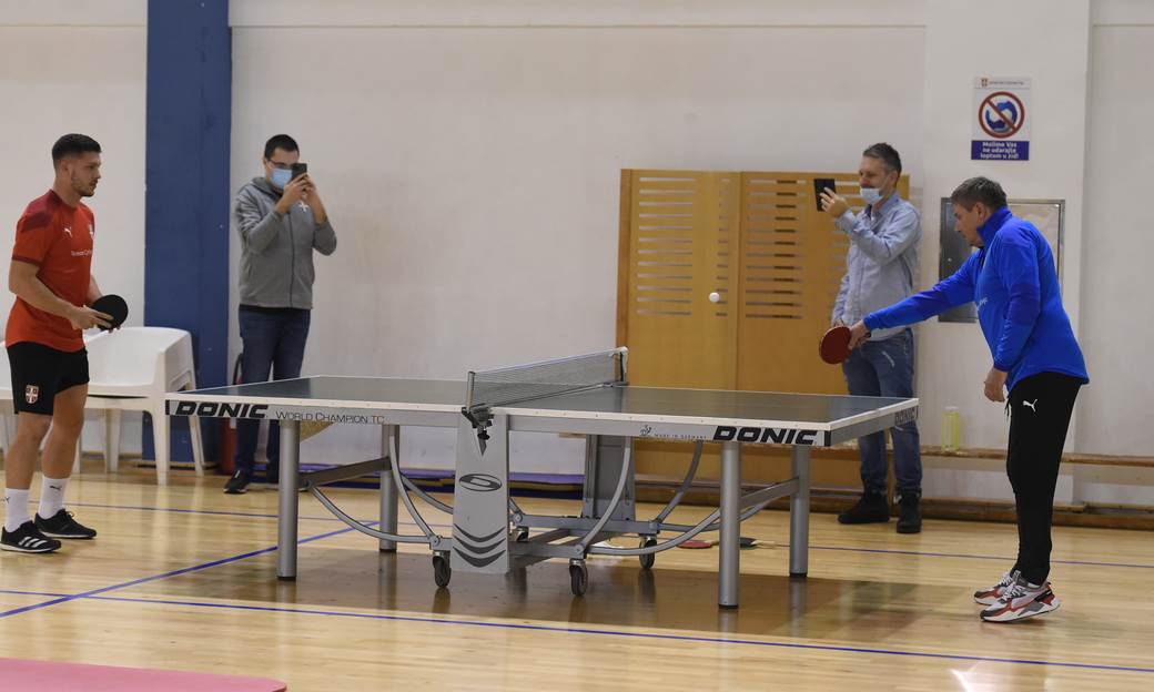 Fudbaleri srbije trening (5).jpg