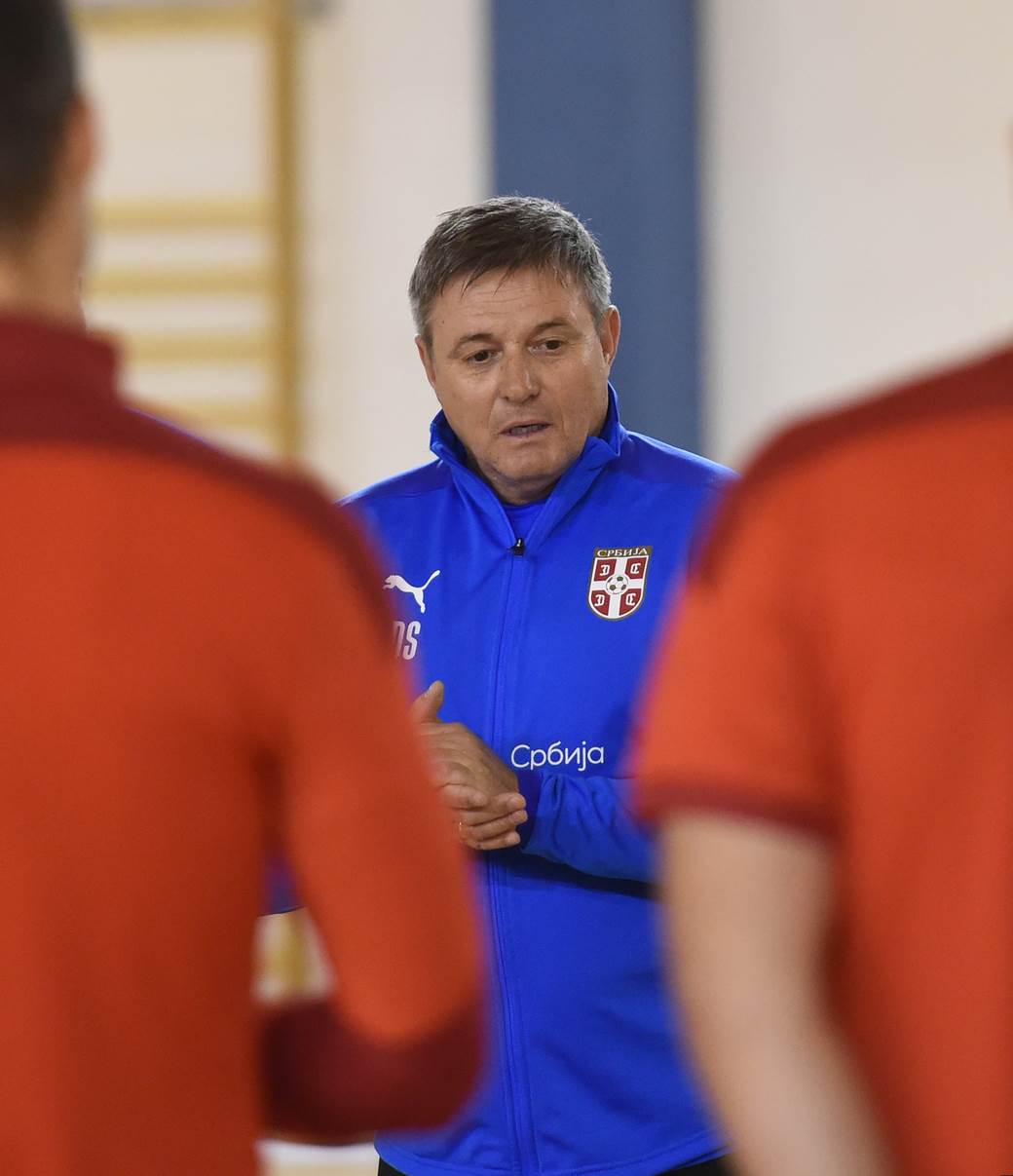 Fudbaleri srbije trening (16).jpg