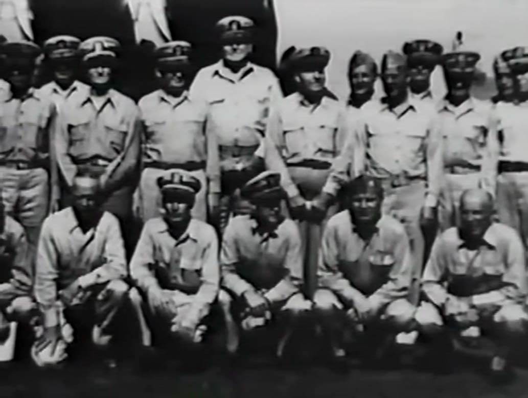 USS Indijanapolis potopljen (8).jpg