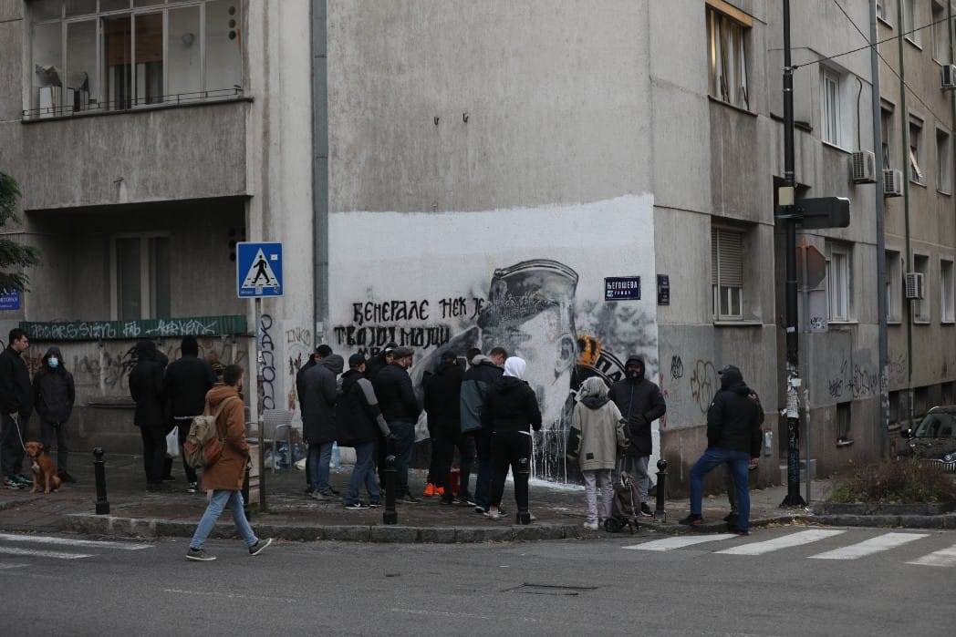 Čišćenje murala Ratku Mladiću (1).jpeg