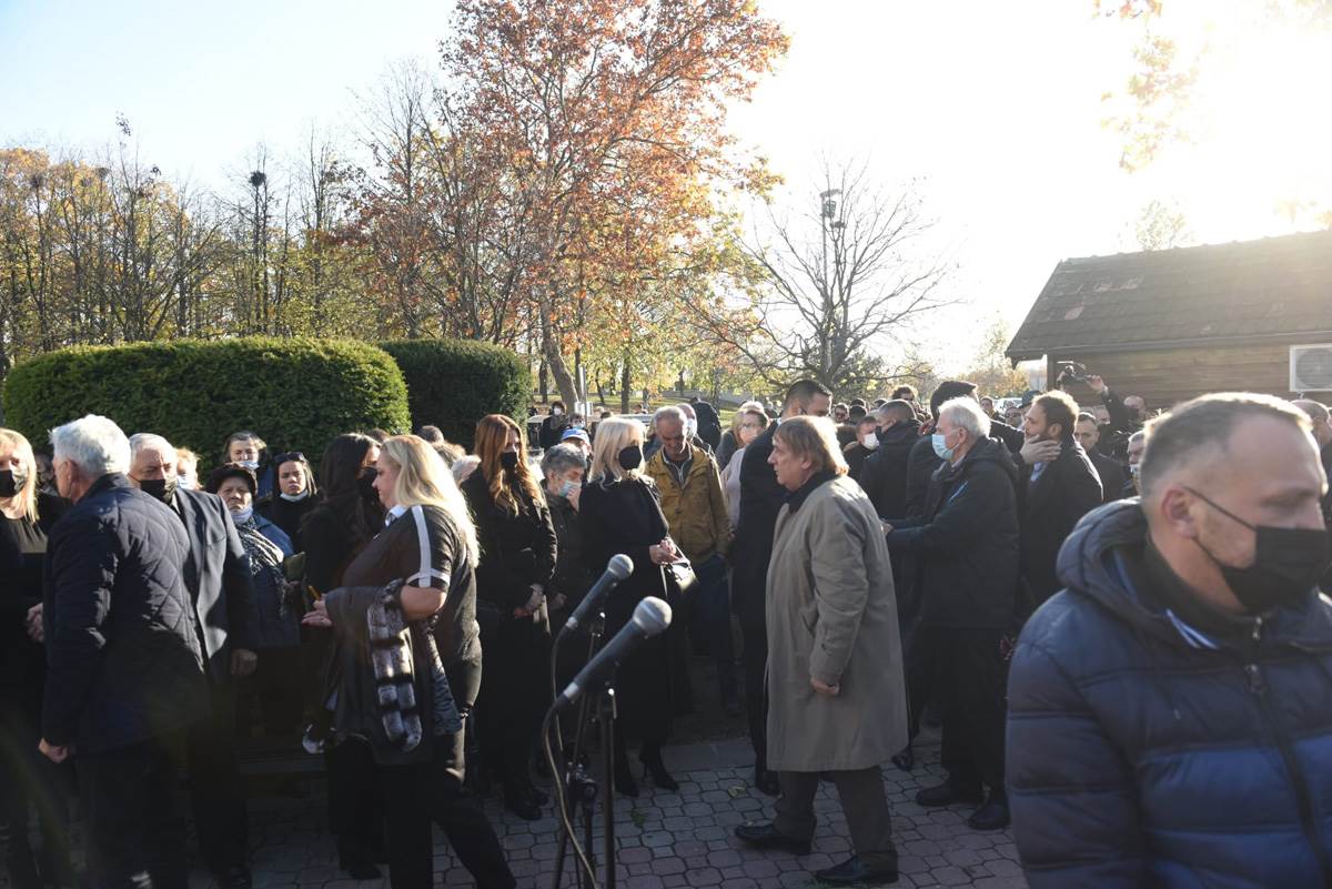 Sahrana Marinka Rokvića (4).jpg