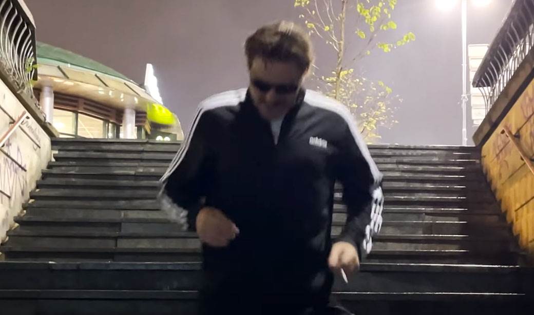 U trenerci pokušao da uđe na splav