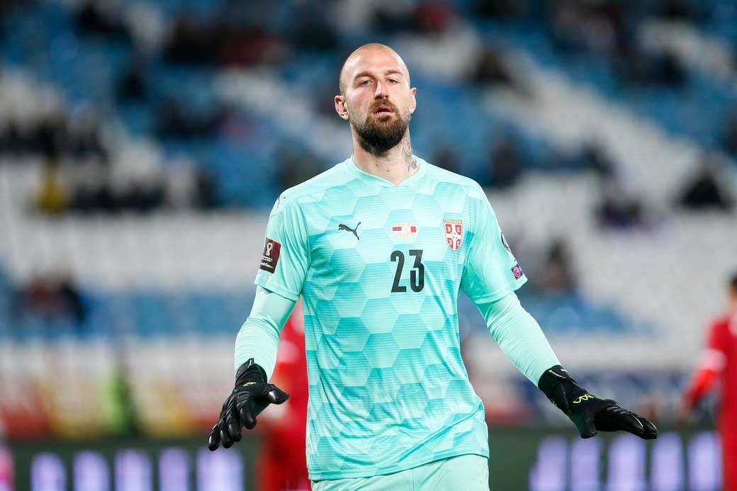 Prazan stadion na Srbija Katar 