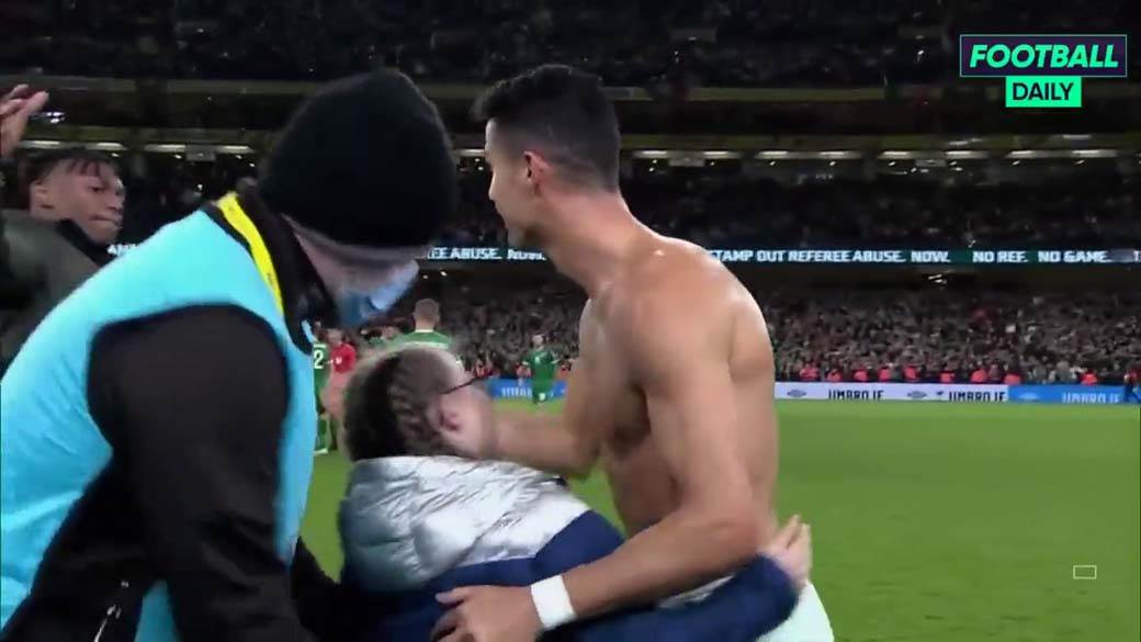 ronaldo, navijacica, tuga, portugal, irska, utakmica, fifa 2020 (6).jpg