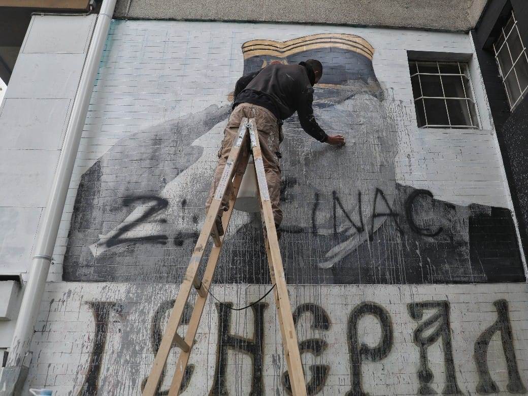 Uništen još jedan mural Ratku Mladiću