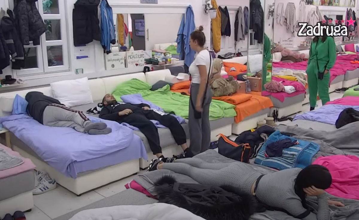 Dejan se vratio u Zadrugu ima nervni slom