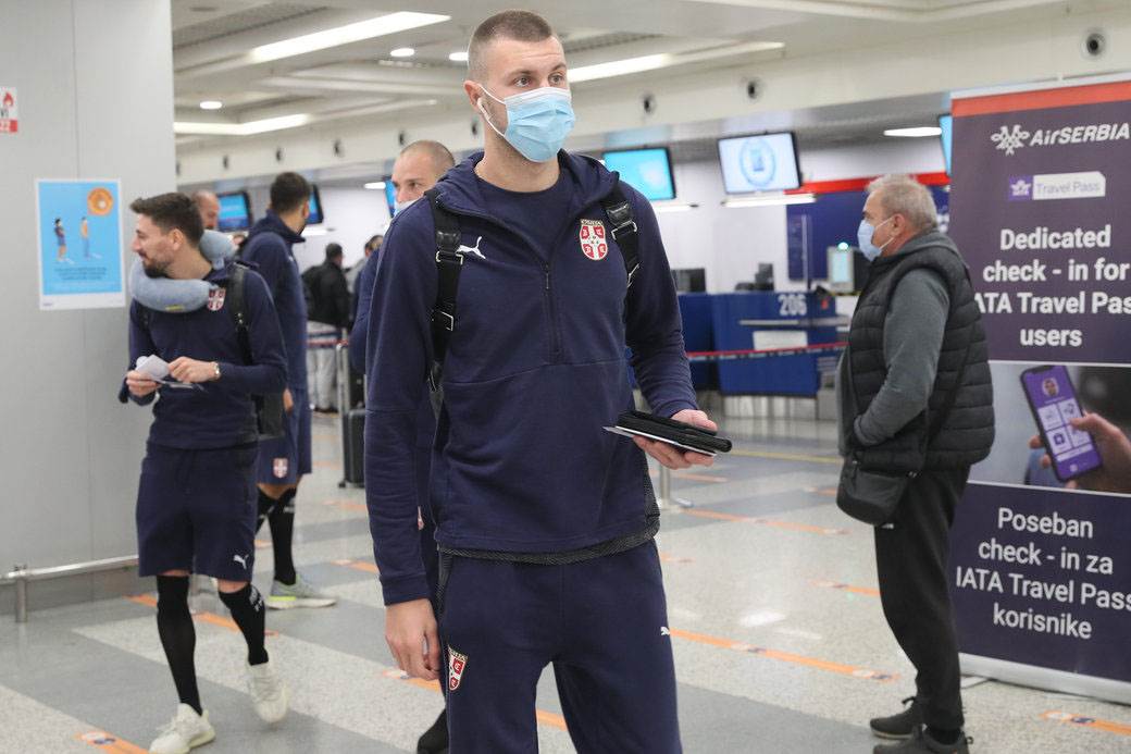 aerodrom reprezentacija Srbija fudbal 11.jpg