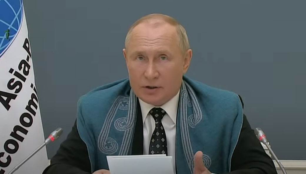 Vladimir Putin narodna nošnja 5.jpg