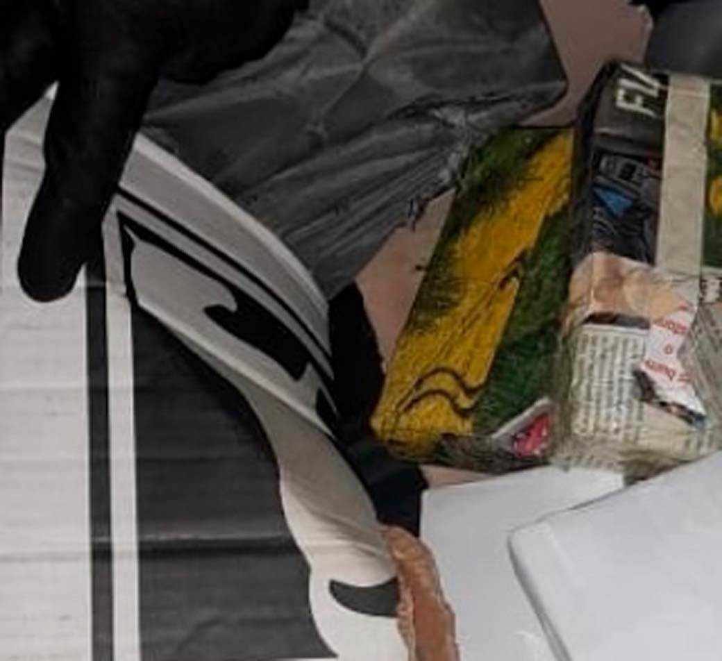 paketi novca u duplom dnu kofera(2).jpg