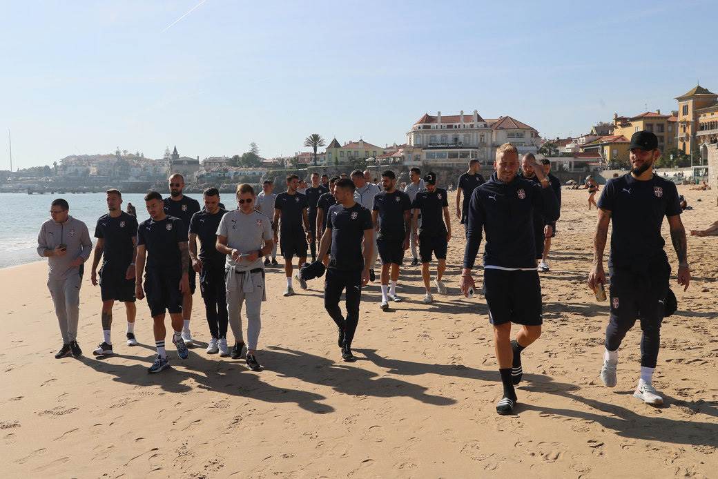 fudbalska reprezentacija Srbije u Lisabonu  15.jpg