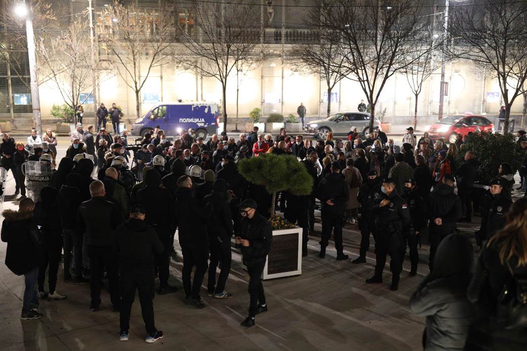 protest murali moraju da padnu 4.jpg