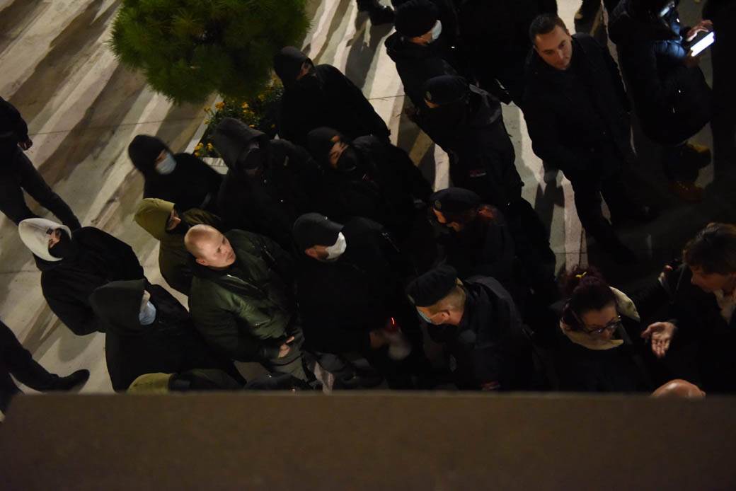 protest mural mora pasti 10.jpg