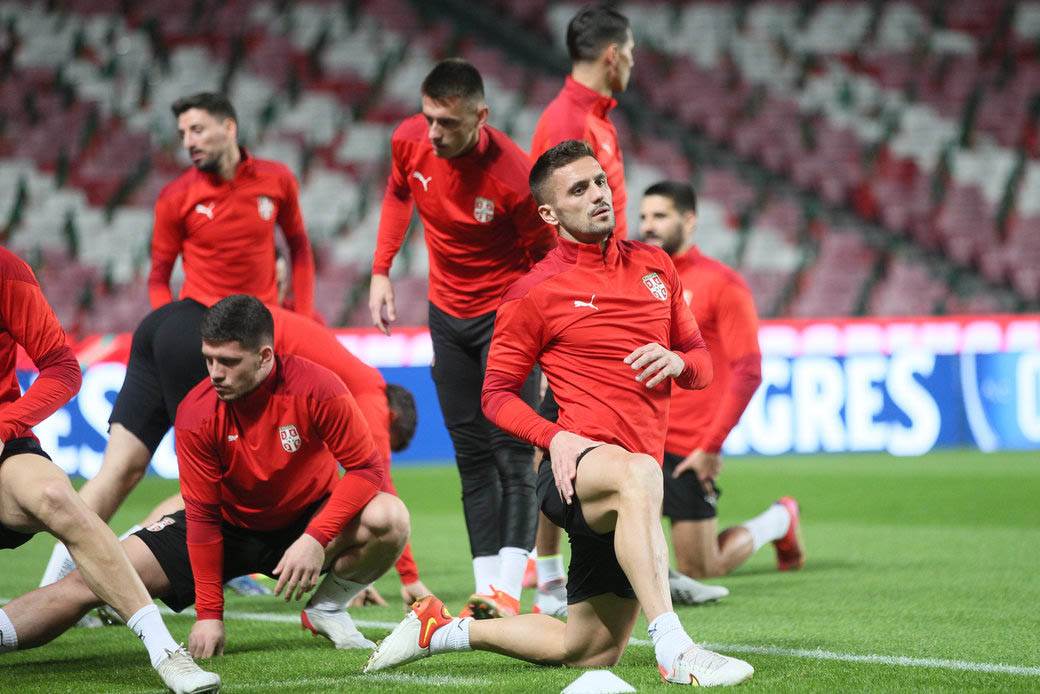 trening fudbalera reprezentacije Srbije Lisabon 15.jpg