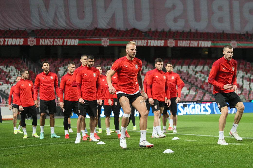 trening fudbalera reprezentacije Srbije Lisabon 16.jpg