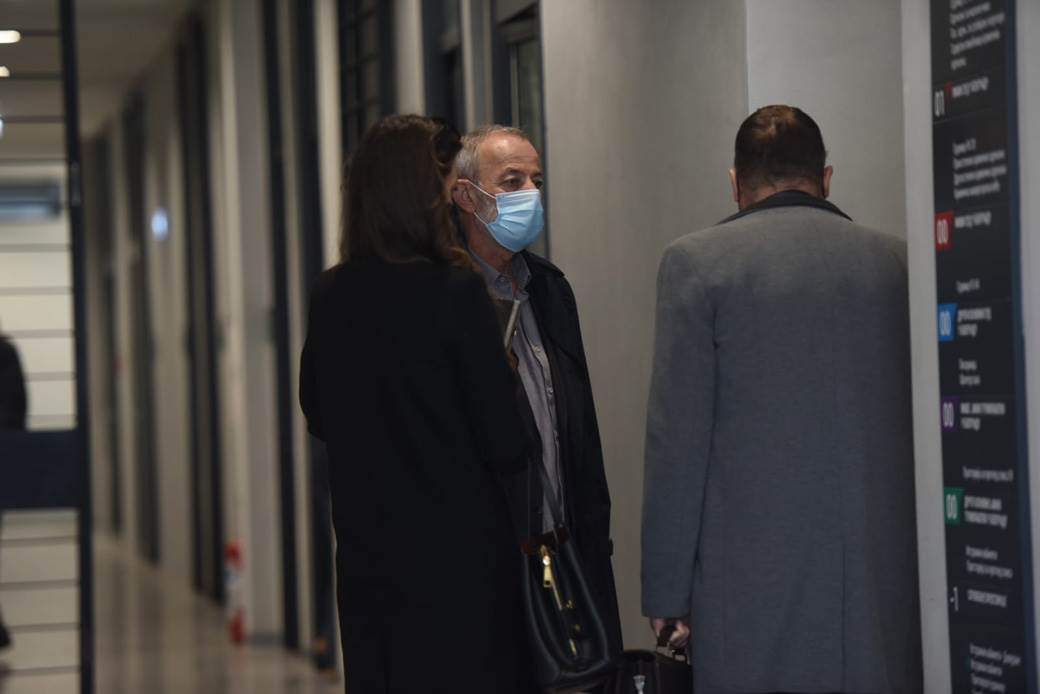 Mika Aleksic stigao u Palatu pravde u pratnji advokata (5).jpg