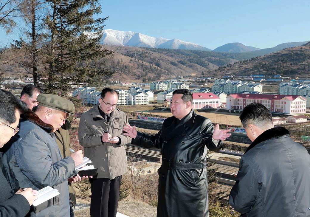 Severna Koreja kim džong un (3).jpg