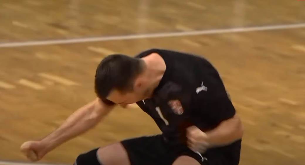 Golman reprezentacije Srbije dao gol preko celog terena