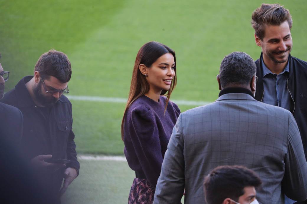 Dani Alves vratiće Mesija u Barselonu za dva sata