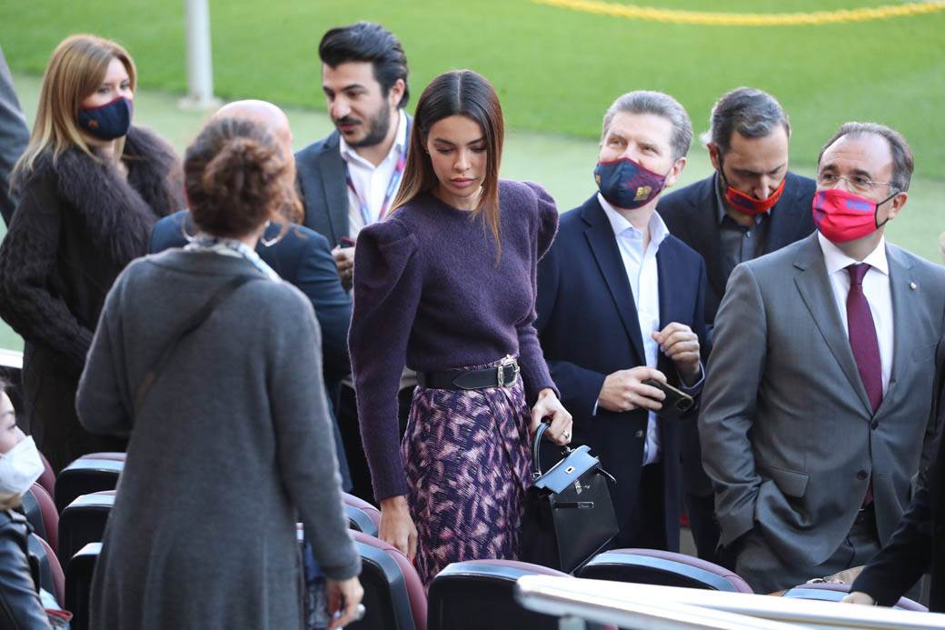 Dani Alves vratiće Mesija u Barselonu za dva sata