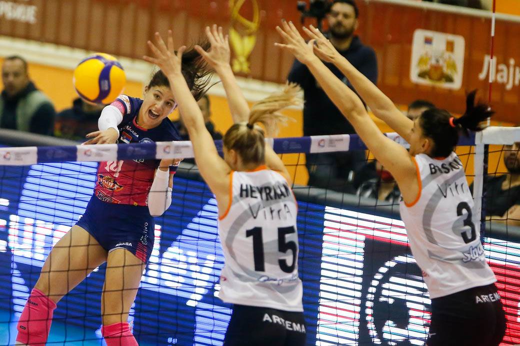 Železnicar Ezačibaši odbojka 3.jpg