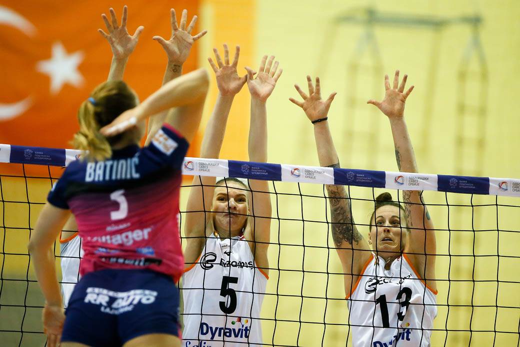 Železnicar Ezačibaši odbojka 6.jpg