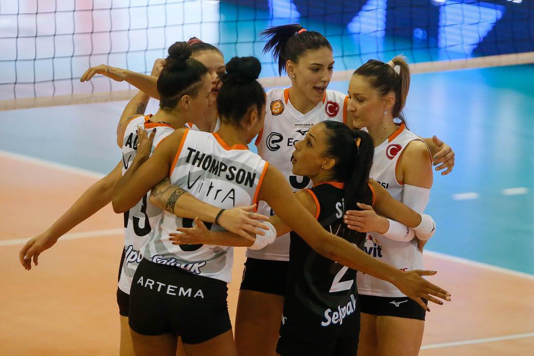 Železnicar Ezačibaši odbojka 10.jpg