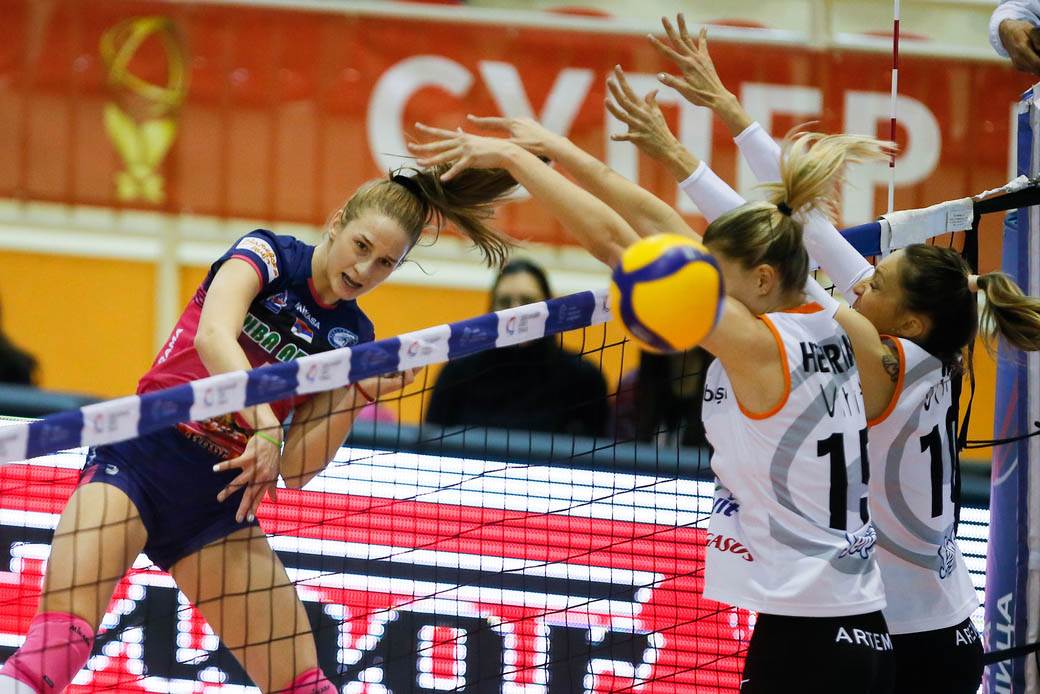 Železnicar Ezačibaši odbojka 11.jpg