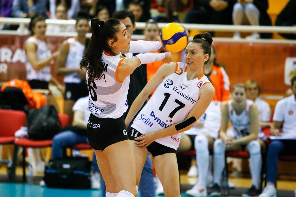 Železnicar Ezačibaši odbojka 20.jpg