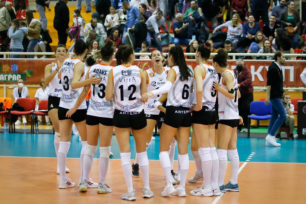 Železnicar Ezačibaši odbojka 22.jpg