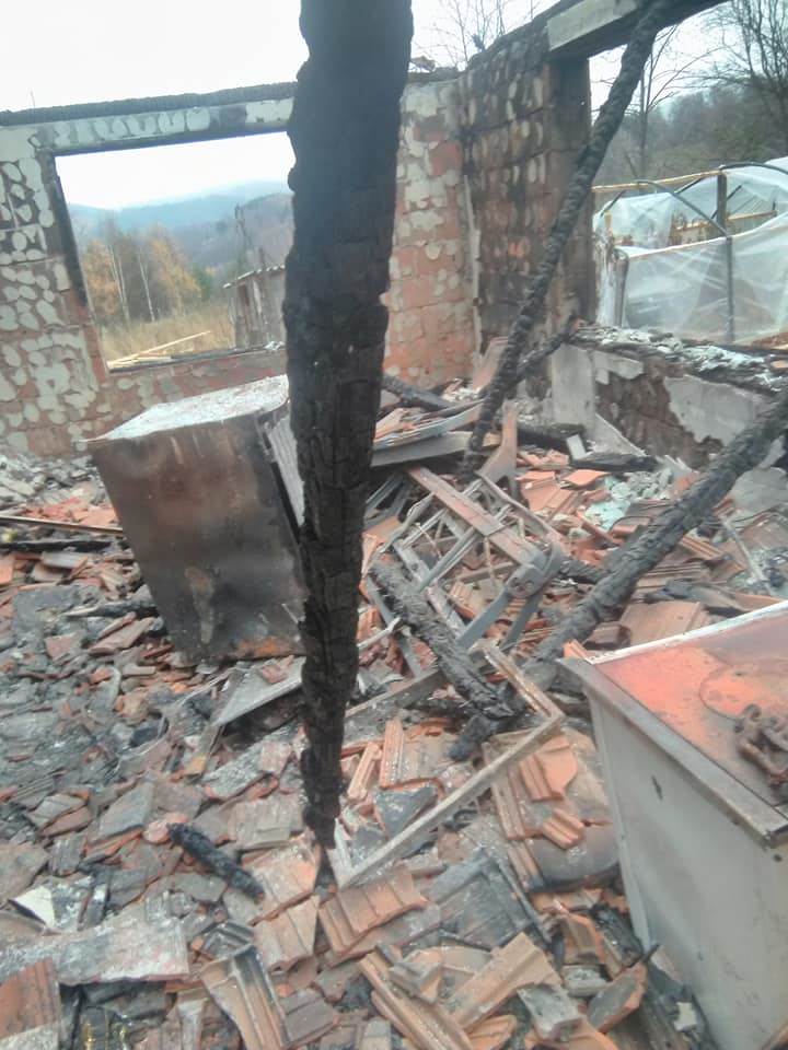 Izgorela kuća (7).jpg