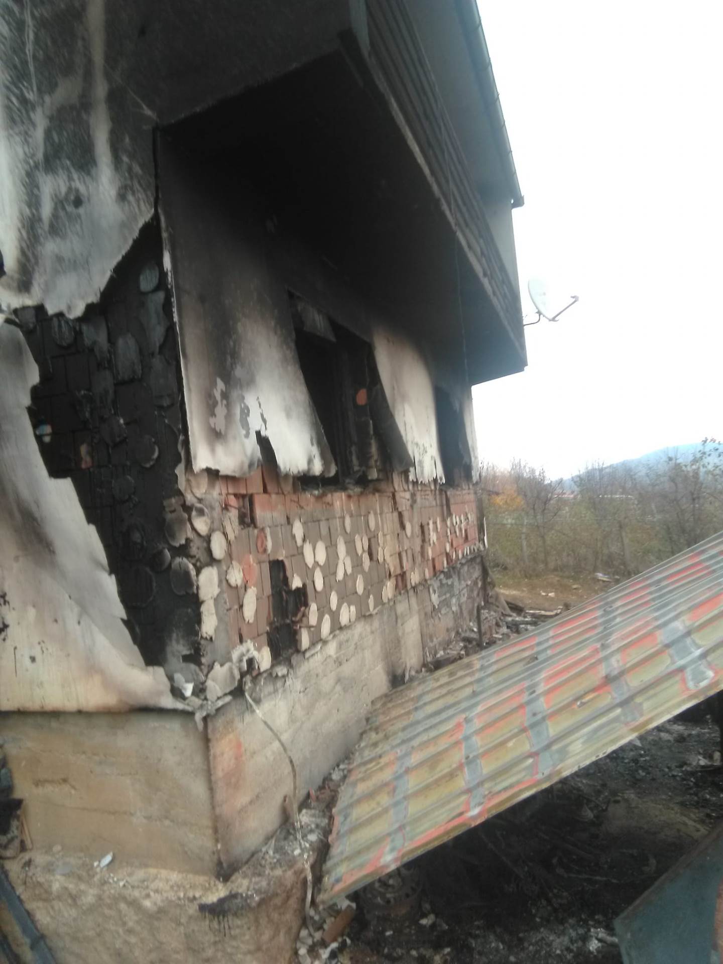 Izgorela kuća (11).jpg