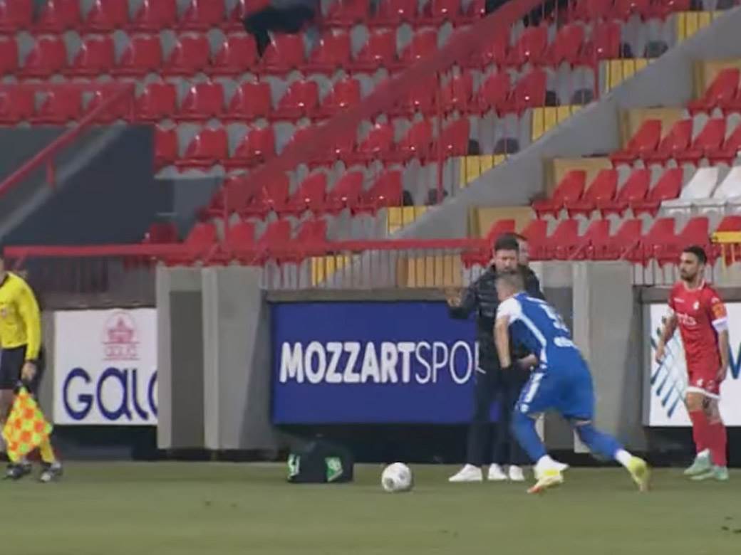 Linglong superliga gol 9.jpg