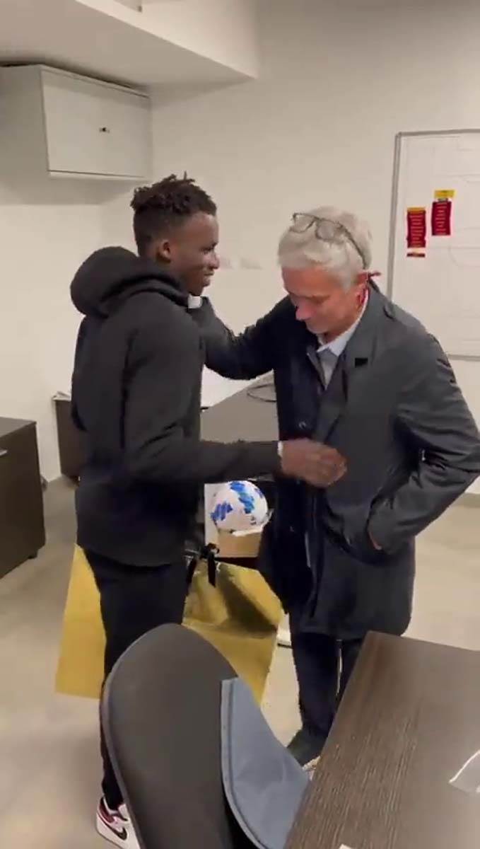 Felix Afena-Gyan, Murinjo, Patike (4).jpg