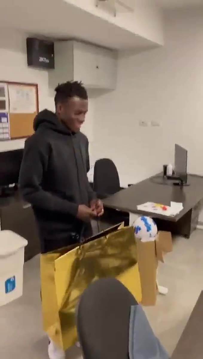 Felix Afena-Gyan, Murinjo, Patike (6).jpg