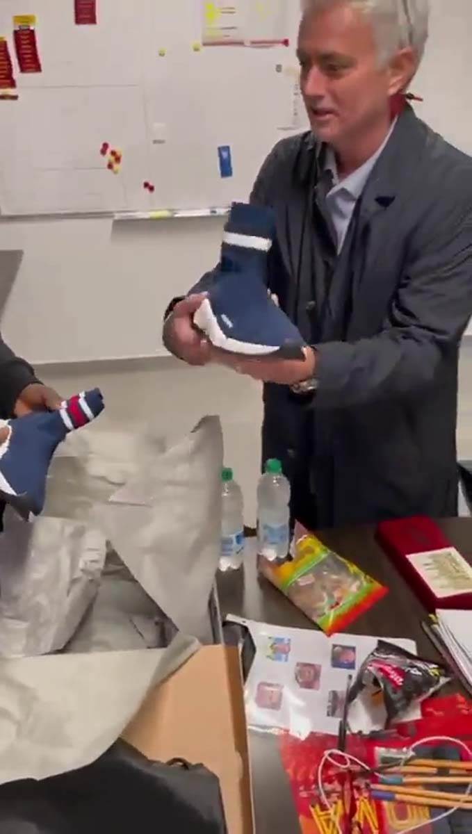 Felix Afena-Gyan, Murinjo, Patike (9).jpg