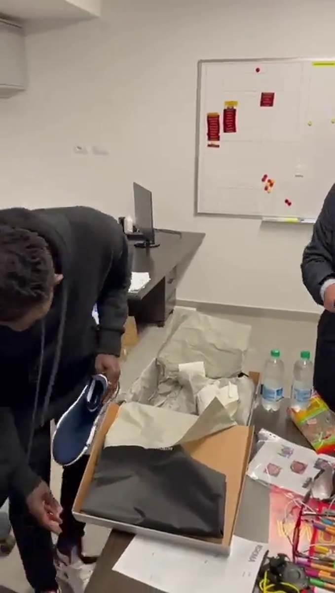 Felix Afena-Gyan, Murinjo, Patike (12).jpg