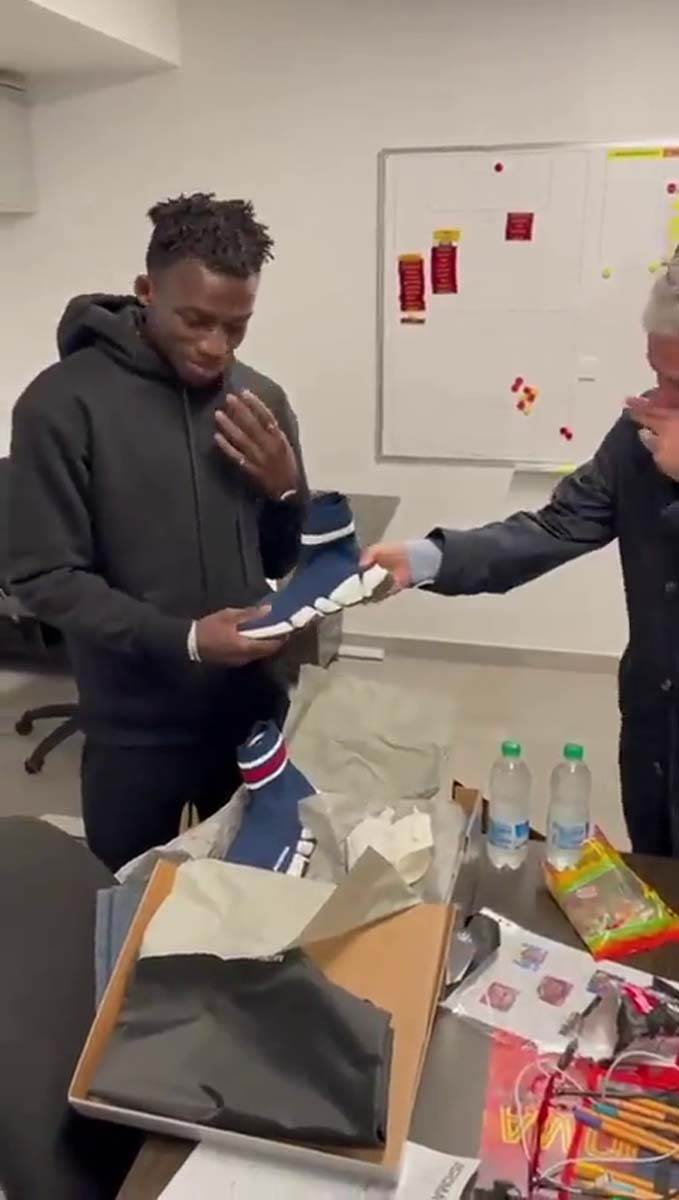 Felix Afena-Gyan, Murinjo, Patike (14).jpg